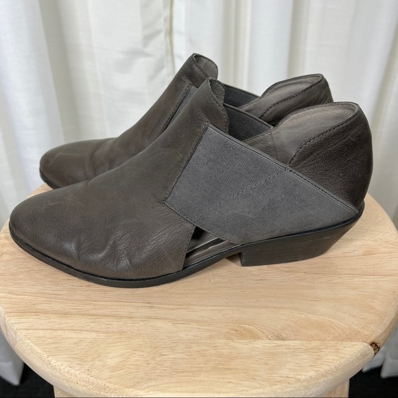 Eileen Fisher gray leather slip on low booties - Picture 5 of 10